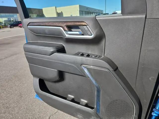 2023 GMC Sierra 1500 4WD Crew Cab Short Box Elevation with 3SB
