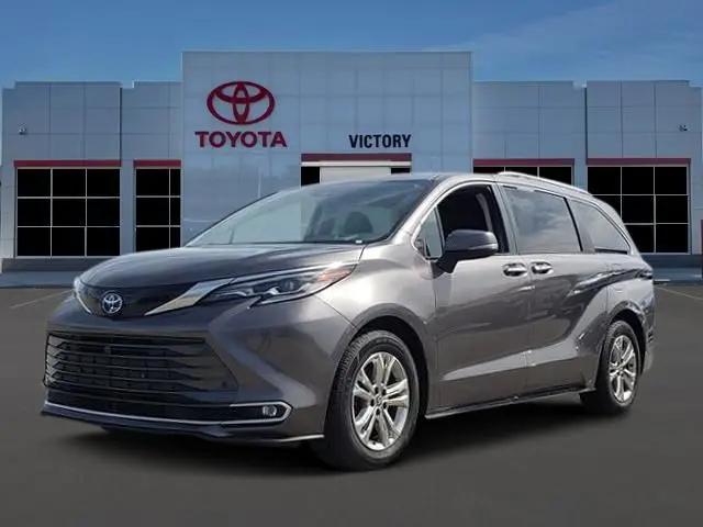 2023 Toyota Sienna Platinum for sale in Austinburg, OH