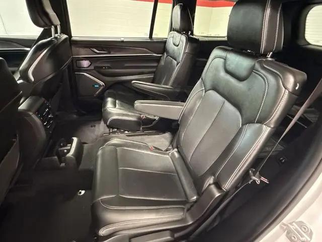 2023 Jeep Grand Cherokee L Overland 4x4