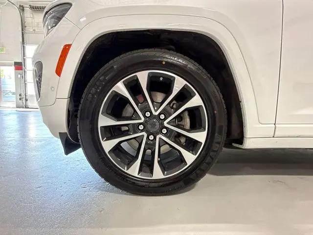 2023 Jeep Grand Cherokee L Overland 4x4