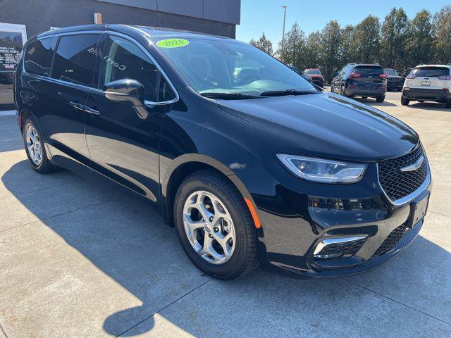 2024 Chrysler Pacifica Limited for sale in White Lake, MI