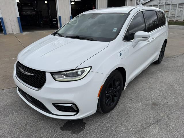 2022 Chrysler Pacifica Hybrid Touring L