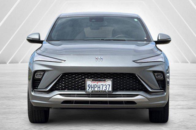 2024 Buick NV Avenir FWD