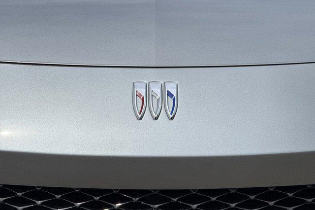 2024 Buick NV Avenir FWD