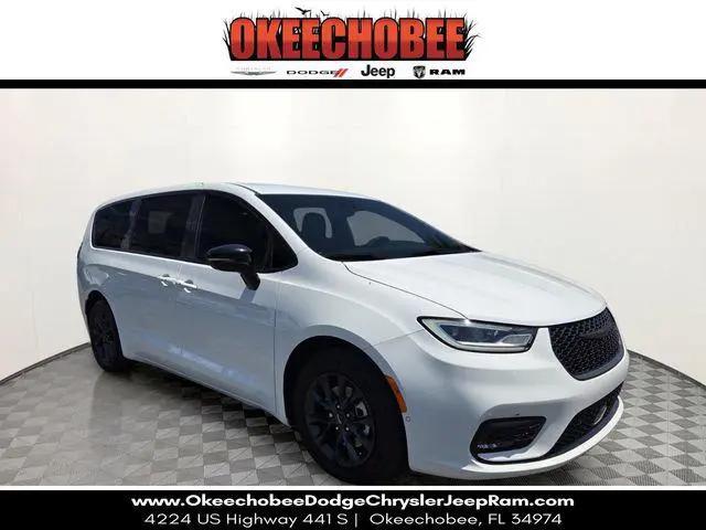 2024 Chrysler Pacifica Hybrid S Appearance Pkg for sale in Okeechobee, FL