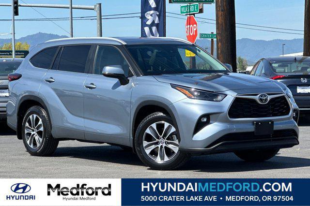 2024 Toyota Highlander XLE for sale in MEDFORD, OR