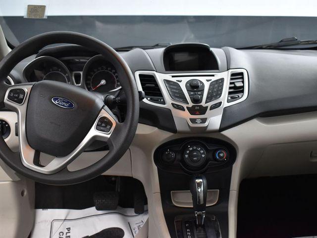 2013 Ford Fiesta SE