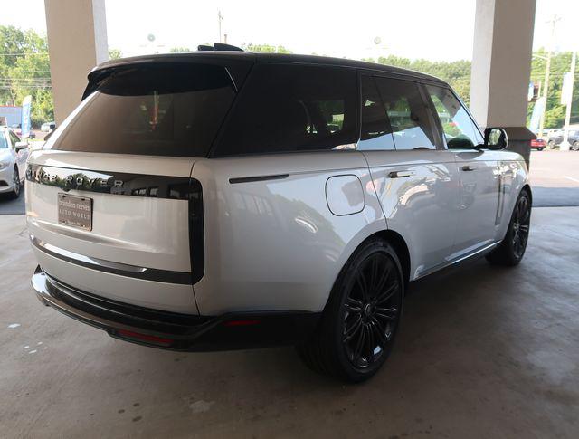 2025 Land Rover Range Rover P530 SE