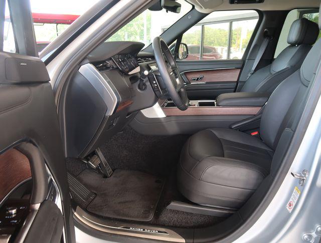 2025 Land Rover Range Rover P530 SE