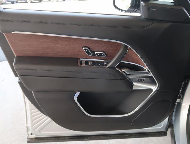 2025 Land Rover Range Rover P530 SE
