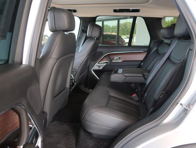 2025 Land Rover Range Rover P530 SE