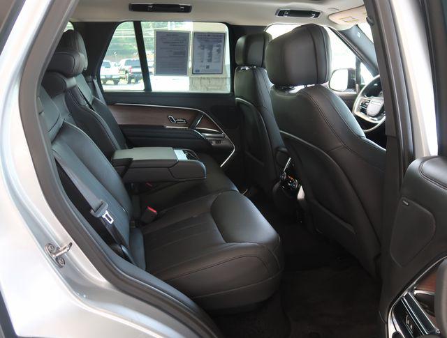 2025 Land Rover Range Rover P530 SE