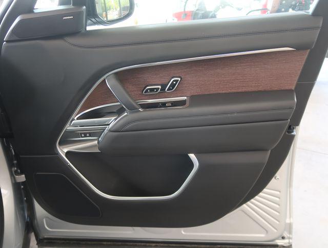 2025 Land Rover Range Rover P530 SE