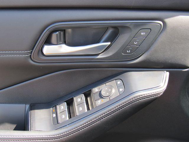 2025 Nissan Rogue SL FWD