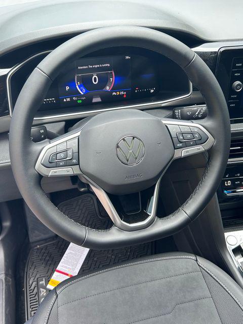 2026 Volkswagen Taos SE Black