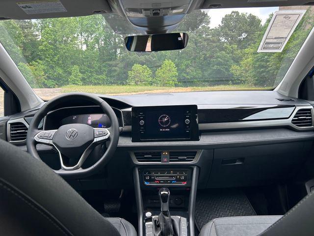 2026 Volkswagen Taos SE Black