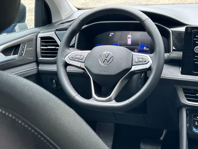 2026 Volkswagen Taos SE Black