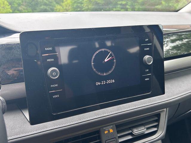 2026 Volkswagen Taos SE Black