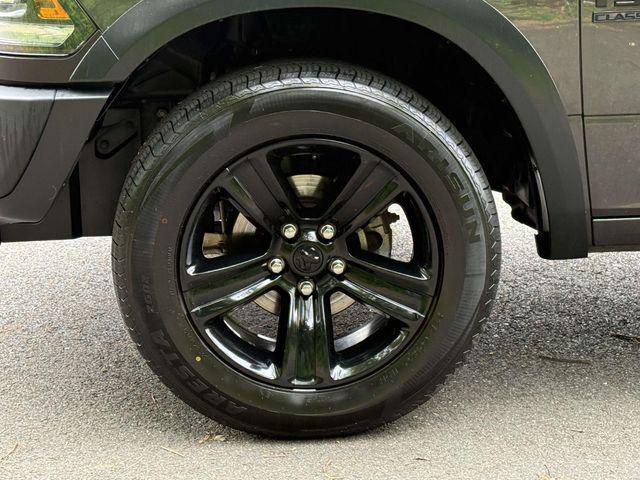 2024 Ram 1500 Classic Warlock Crew Cab 4x4 5'7" Box