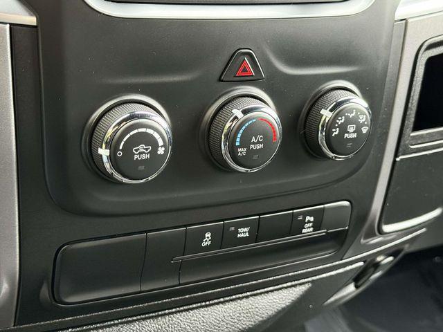 2024 Ram 1500 Classic Warlock Crew Cab 4x4 5'7" Box
