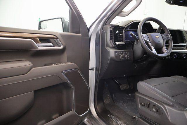 2026 Chevrolet Silverado 1500 4WD Crew Cab Short Bed LT with 2FL