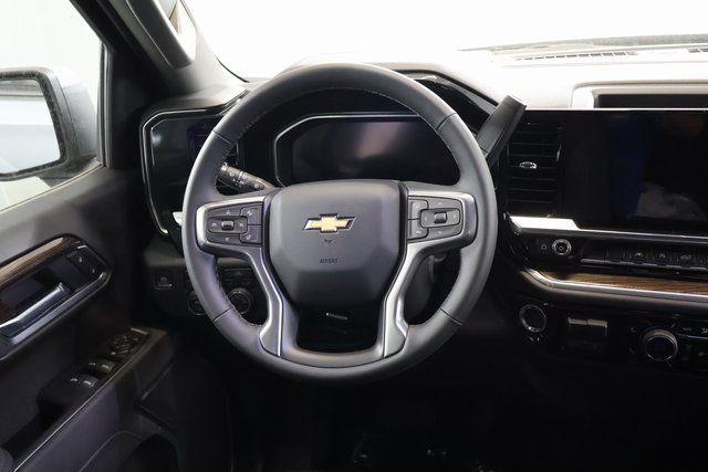 2026 Chevrolet Silverado 1500 4WD Crew Cab Short Bed LT with 2FL
