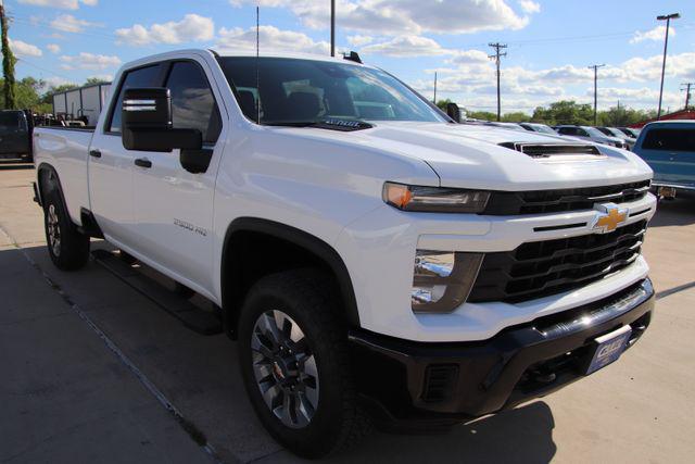 2026 Chevrolet Silverado 2500HD Crew Cab, Long Bed, Custom, 4WD