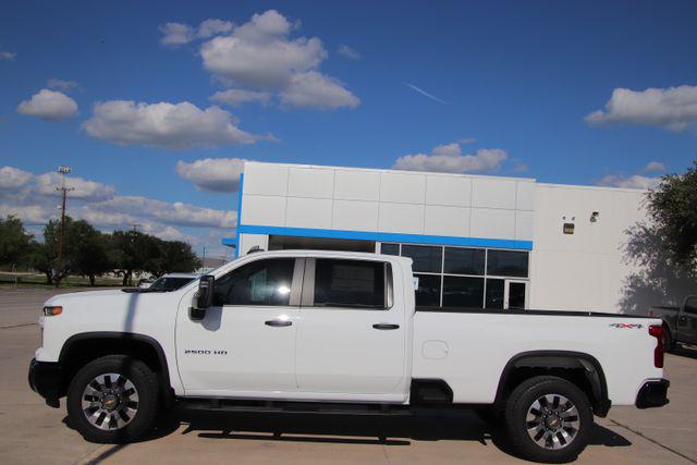 2026 Chevrolet Silverado 2500HD Crew Cab, Long Bed, Custom, 4WD