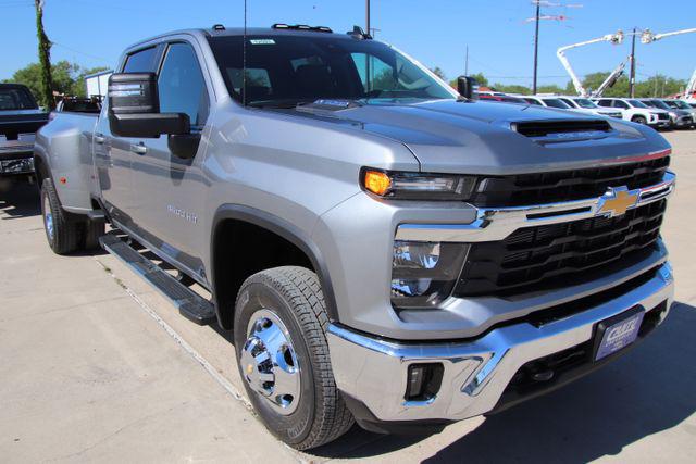 2026 Chevrolet Silverado 3500HD Crew Cab, Long Bed, LT Dual Rear Wheel, RWD