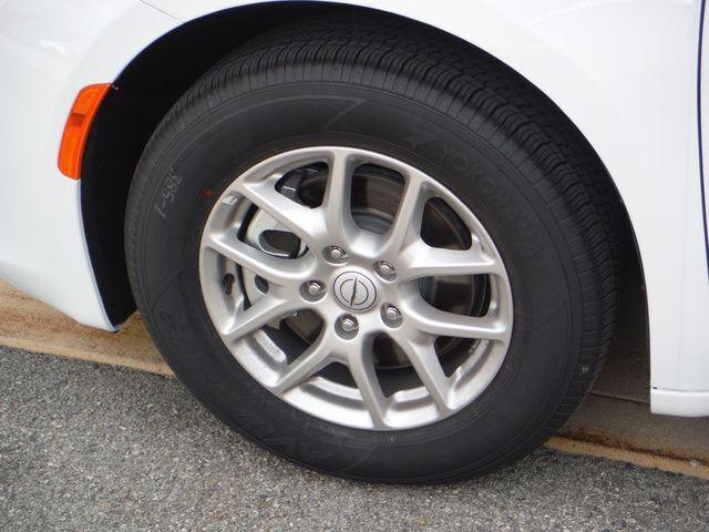 2026 Chrysler Voyager VOYAGER LX