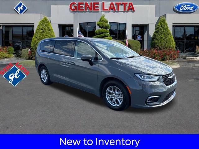 2023 Chrysler Pacifica Touring L for sale in Hanover, PA