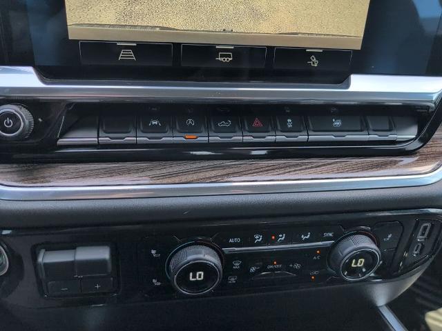 2022 Chevrolet Silverado 1500 4WD Crew Cab Short Bed RST
