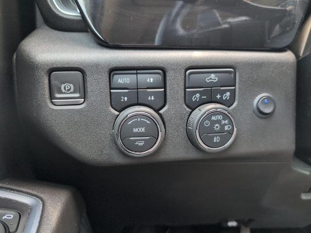 2022 Chevrolet Silverado 1500 4WD Crew Cab Short Bed RST