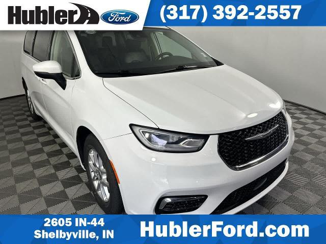 2023 Chrysler Pacifica Touring L for sale in Shelbyville, IN