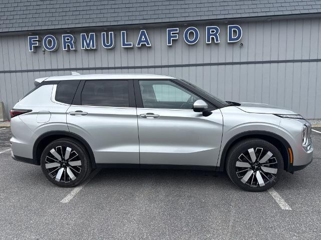 2025 Mitsubishi Outlander Unknown