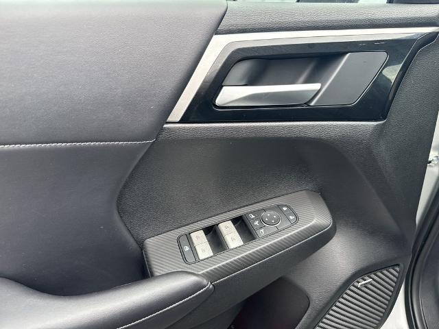 2025 Mitsubishi Outlander Unknown