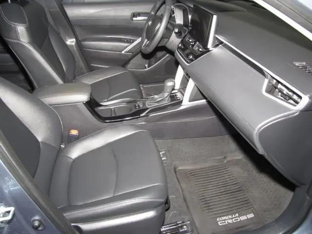 2025 Toyota Corolla Cross XLE