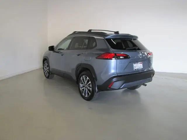 2025 Toyota Corolla Cross XLE