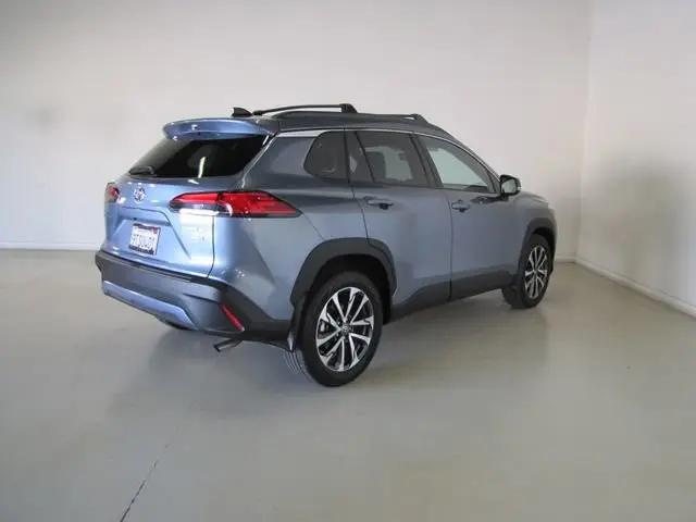 2025 Toyota Corolla Cross XLE