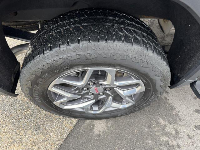 2023 GMC Sierra 1500 4WD Crew Cab Short Box SLT