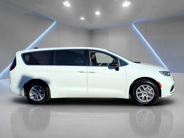 2024 Chrysler Pacifica Touring L 2024 Chrysler Pacifica Touring L