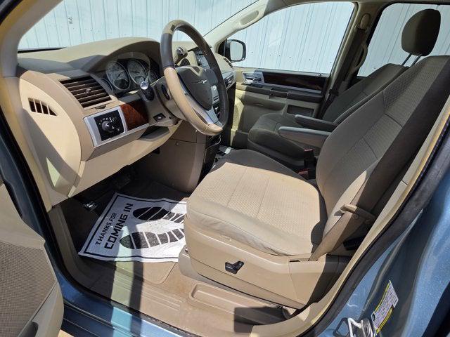 2010 Chrysler Town & Country Touring
