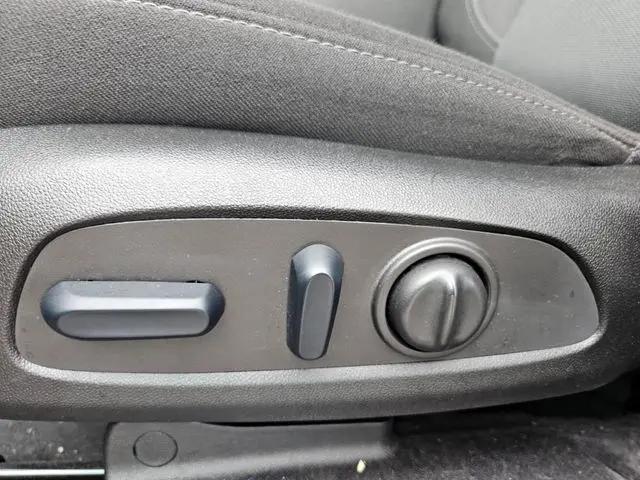 2023 Chevrolet Traverse FWD LT Cloth
