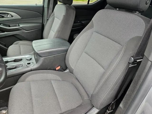 2023 Chevrolet Traverse FWD LT Cloth