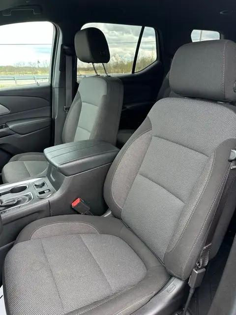 2023 Chevrolet Traverse FWD LT Cloth