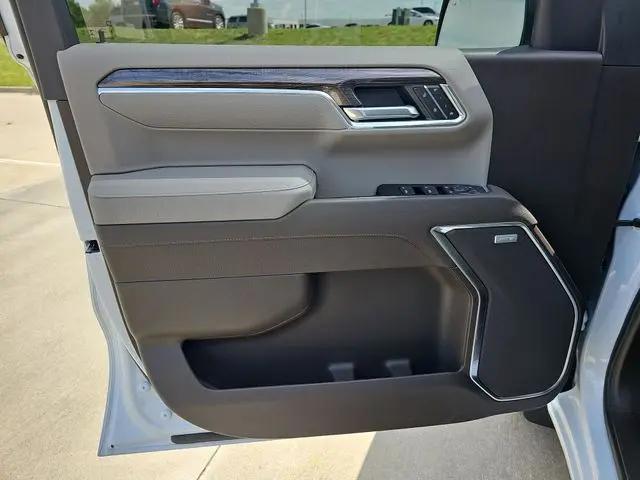 2026 Chevrolet Silverado 1500 4WD Crew Cab Short Bed LTZ