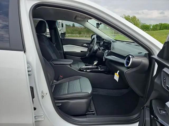 2026 Chevrolet Trax FWD LT