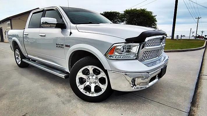 2017 Ram 1500 Laramie Crew Cab 4x4 5'7" Box