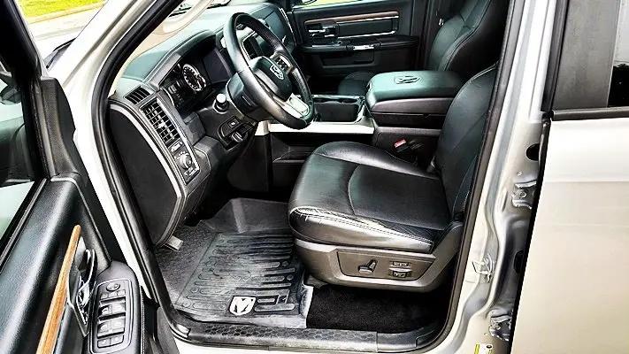 2017 Ram 1500 Laramie Crew Cab 4x4 5'7" Box