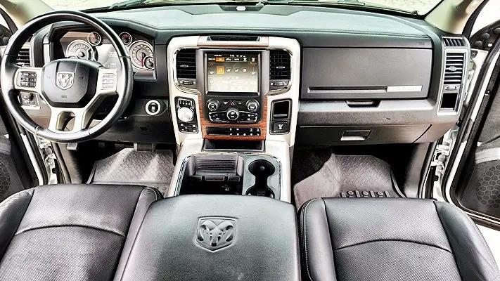 2017 Ram 1500 Laramie Crew Cab 4x4 5'7" Box